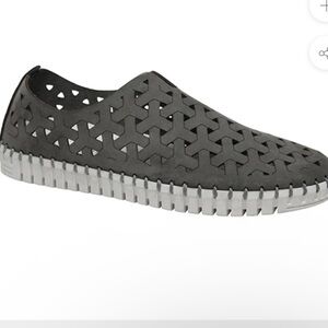 Eric Michael Inez Women's Grey Leather Comfort Slip On Flats Sz EU 41 US 10.5-11